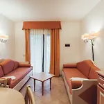 Nuraghe 公寓式酒店 4*